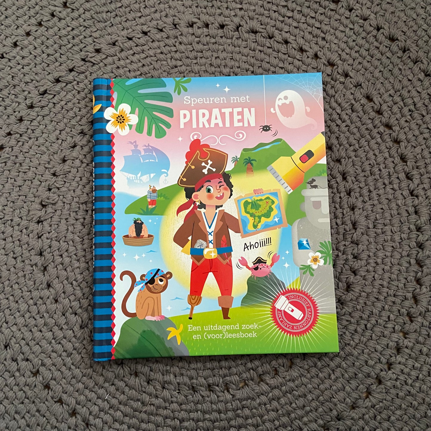 Zaklampboek Speuren met piraten